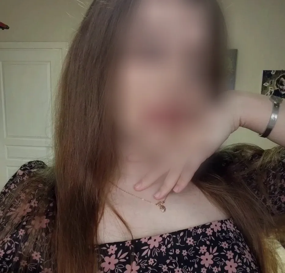 Anna, 24