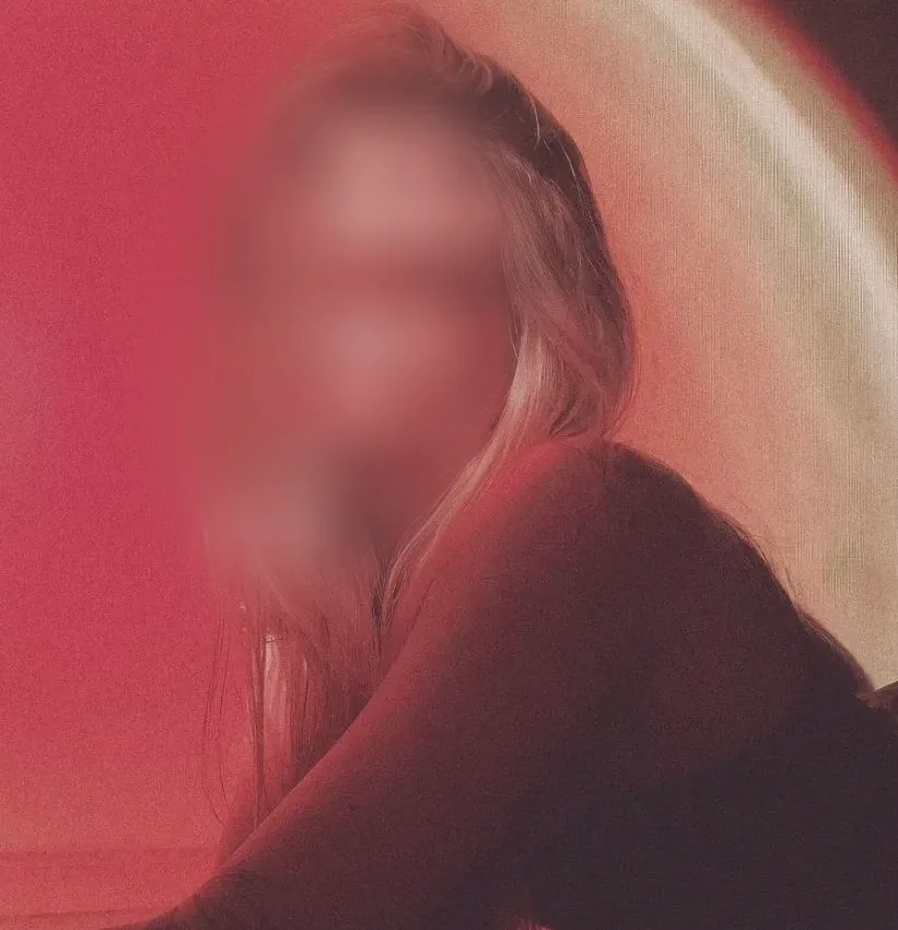 Jacqueline, 23