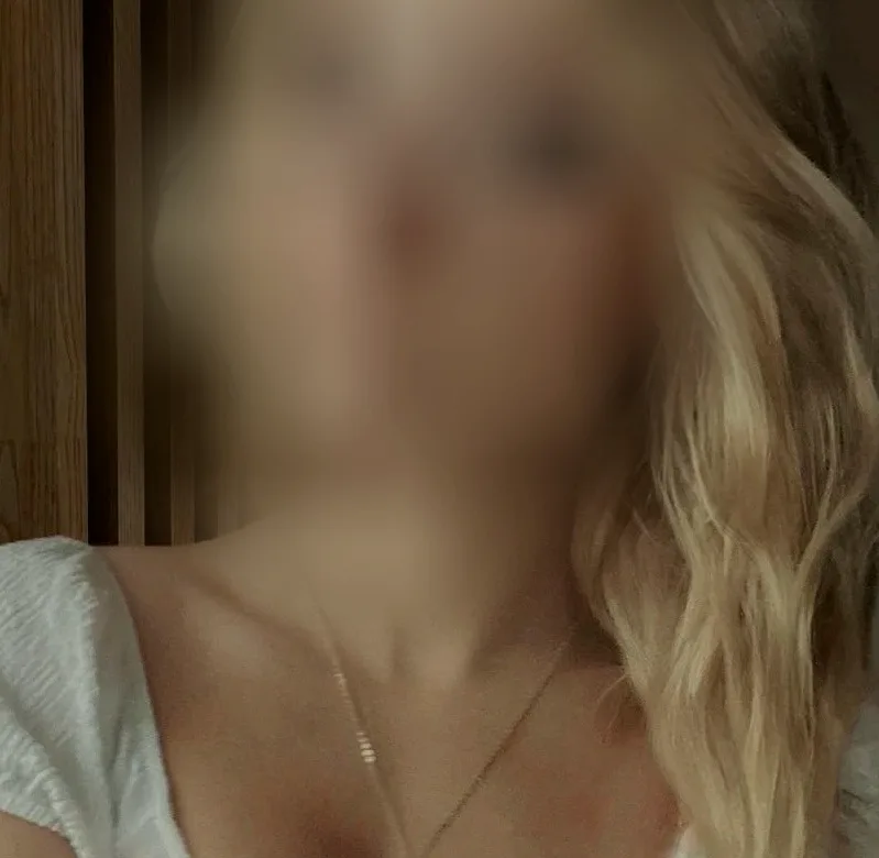 Jessica, 19