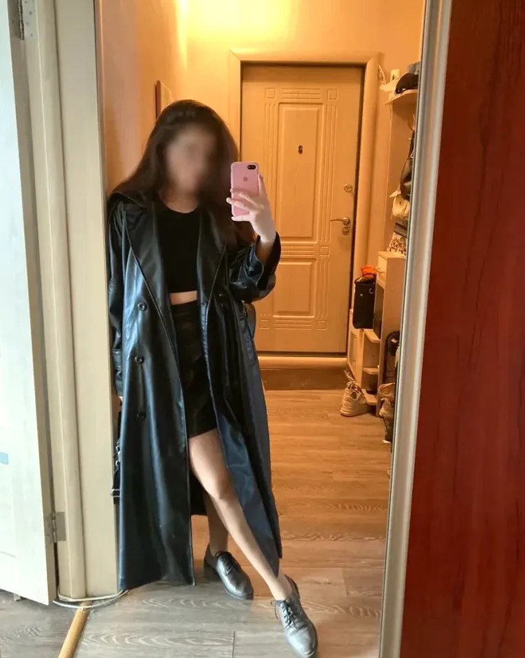 Lara, 23