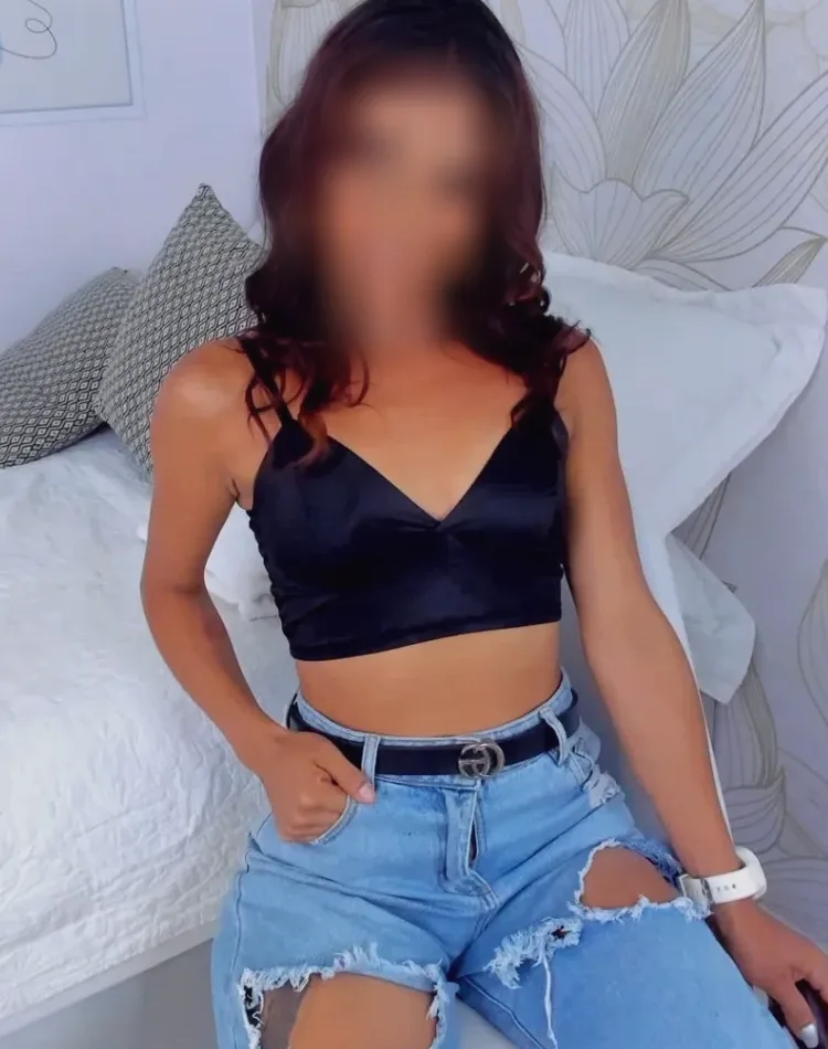Leonie, 28