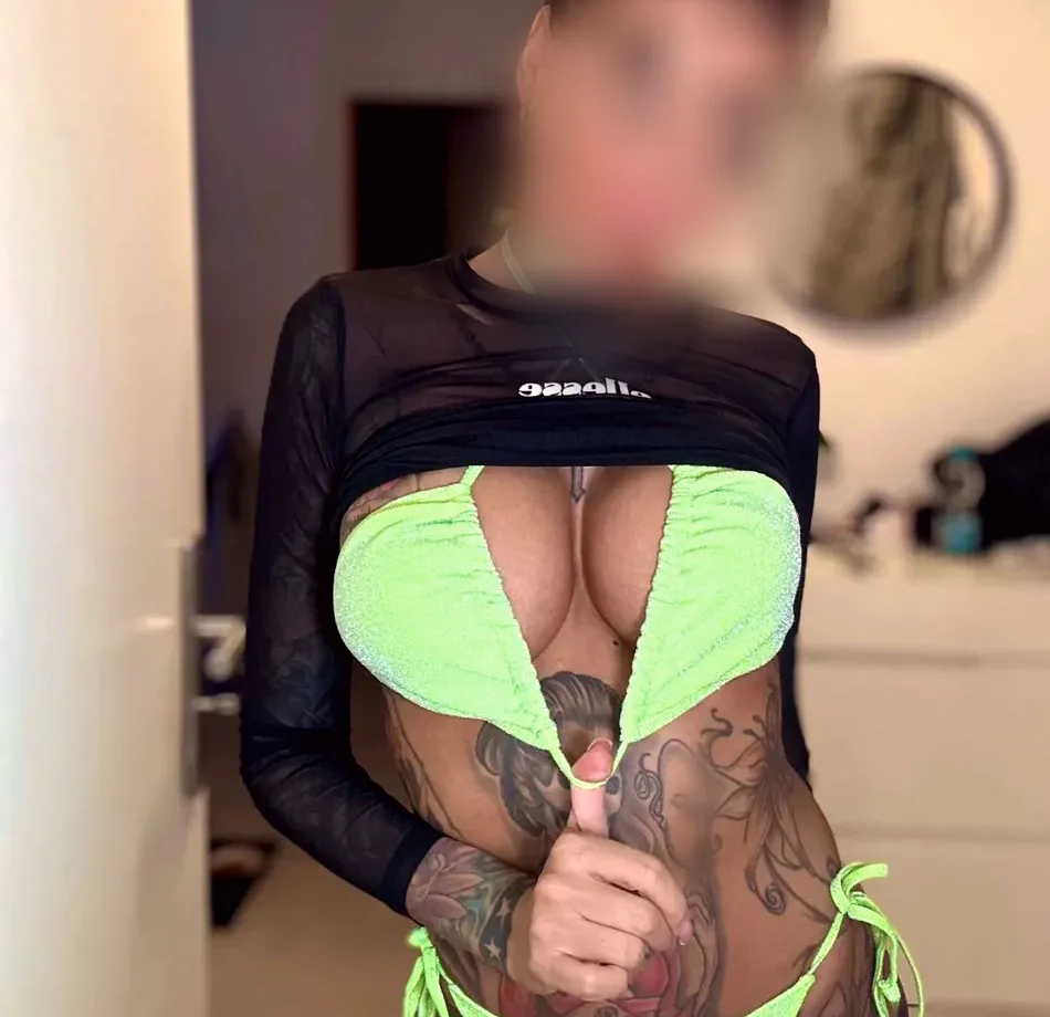 Luisa, 37