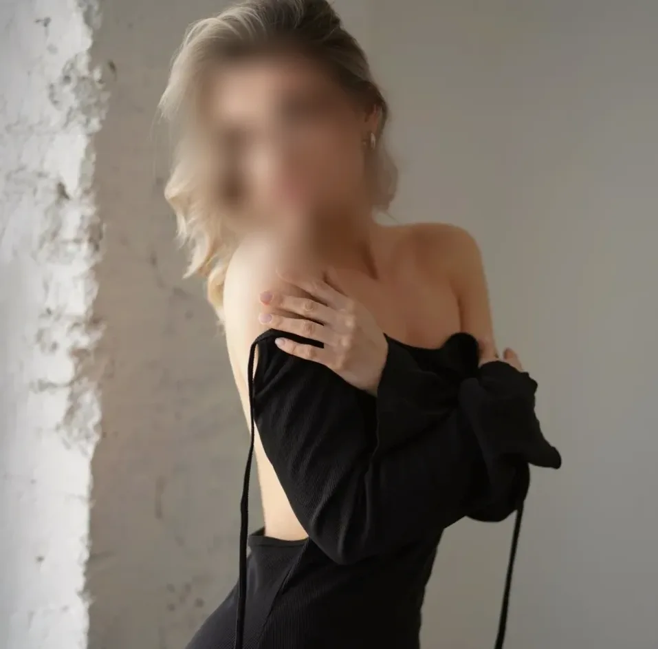 Ramona, 25