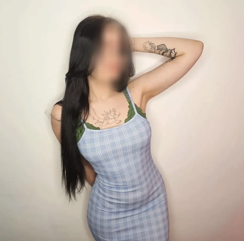 Yasmin, 20